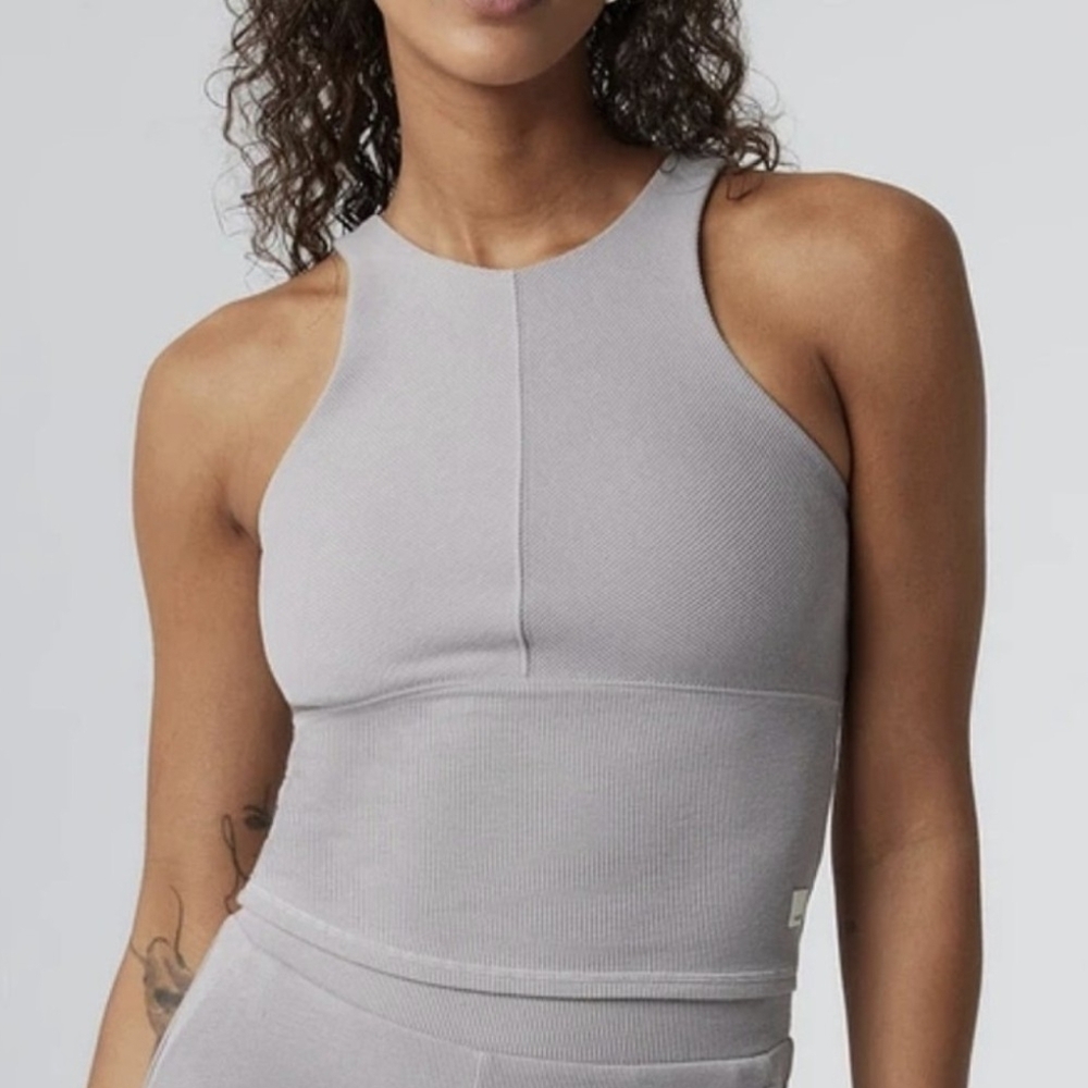 Vuori Aston Ribbed Crop Tank